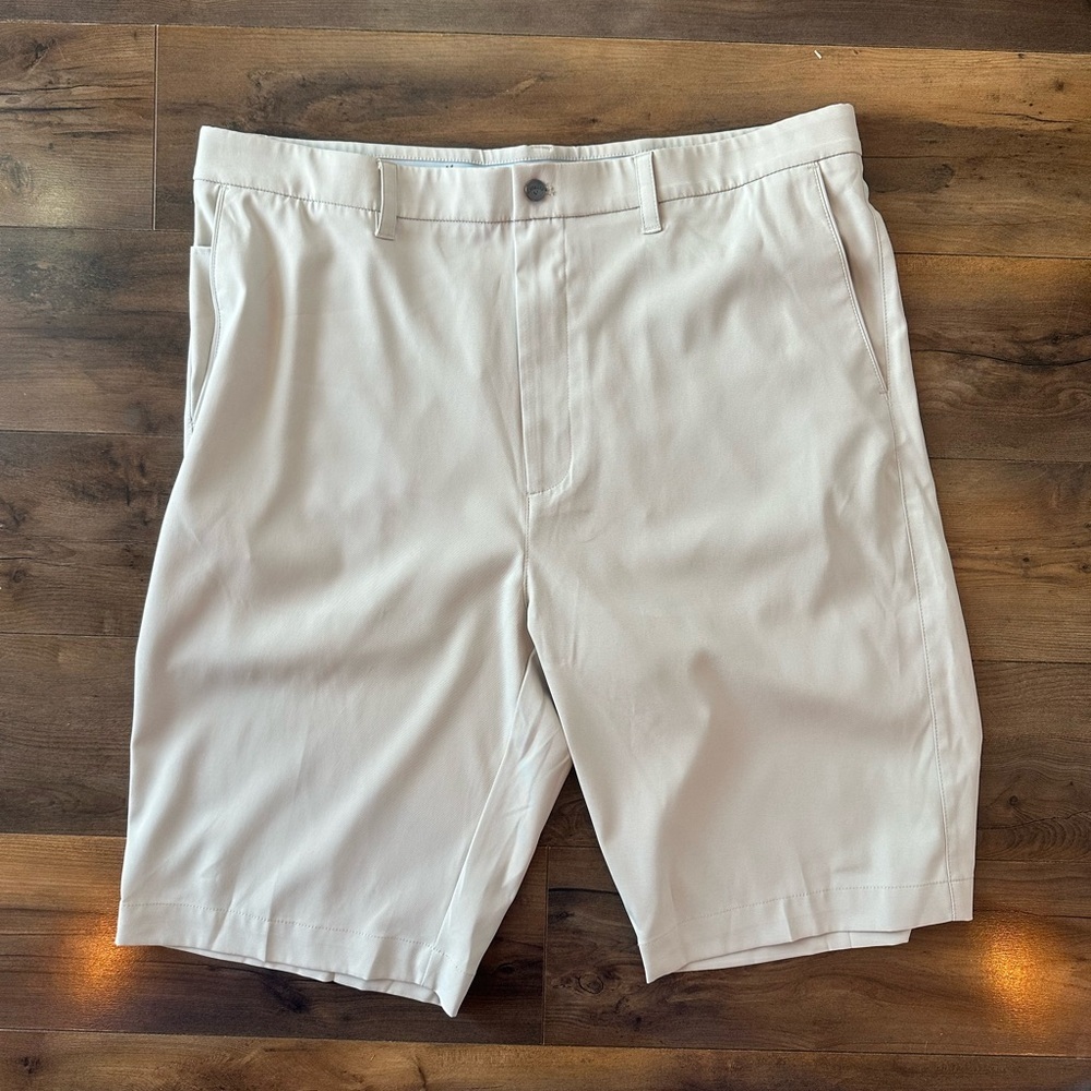 Callaway Golf Performance Shorts Beige Stretch Flat Front Athletic Fit 38T